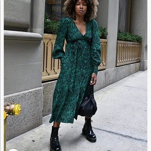 The Drop Green/Blue Zebra Stripe Puff-Shoulder Maxi Dress by @karenbritchick